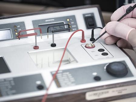 浪琴心月石英机芯怎么换电池,浪琴手表l47094电池价格