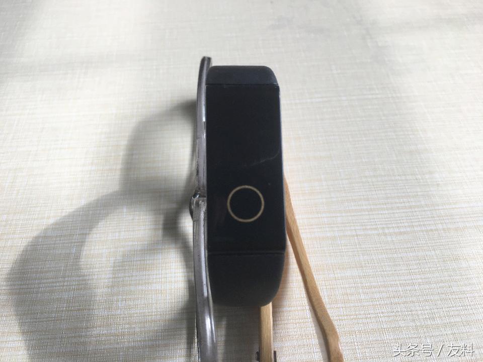 跨界拉卡拉手环好用吗,拉卡拉手环b3