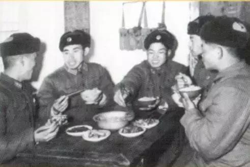 建军90周年：我军“锅碗瓢盆”那些事儿，这回全明白了