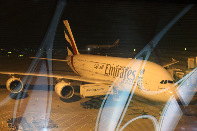 迪拜,一边是黄金,一边是黄土