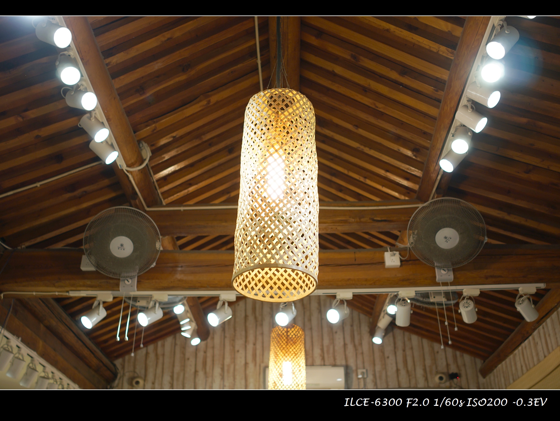 索尼微单a6000和a6300,索尼a6300微单摄影入门教程