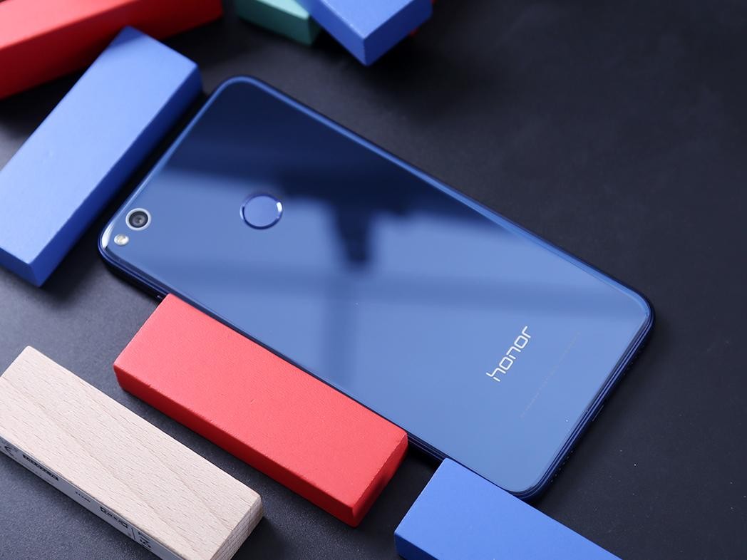 手机屏材质oled和amoled哪个好,手机amoled和ips哪个好