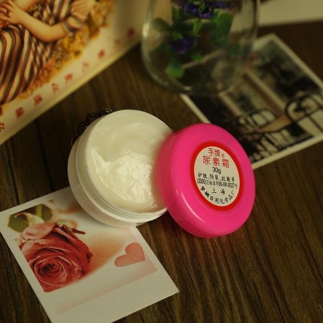 防晒霜和bb霜哪个对皮肤伤害大,女人每天涂防晒到底会不会老