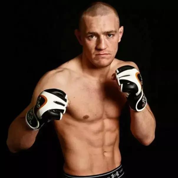 擂台上的神，生活中的潮人，这样的拳王有点酷！