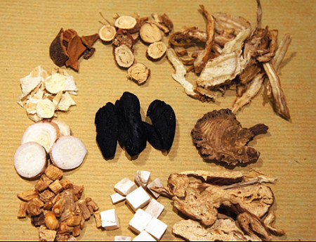 中医治疗女性宫寒,女性宫寒中医常艾灸