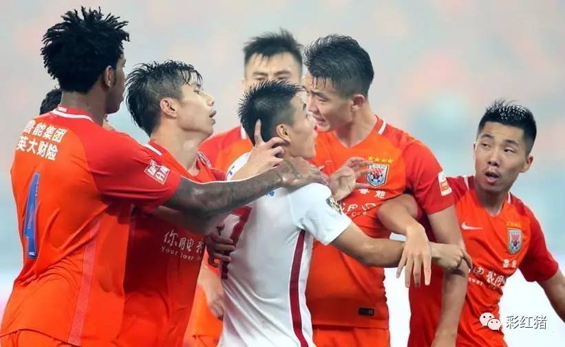 彩红舍论：中超怪现象之不趁机倒地诬陷就是好人？