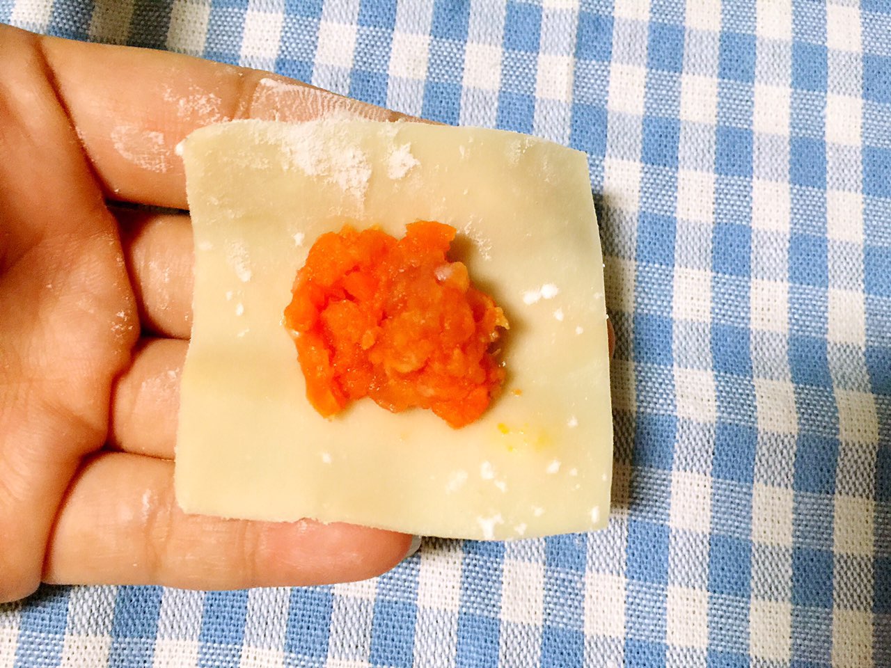 馄饨包法简单又好看宝宝辅食,小馄饨宝宝辅食馄饨皮