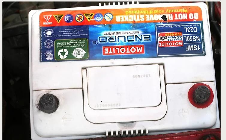 更换汽车蓄电池要换原装的吗,汽车更换蓄电池断电和不断电区别