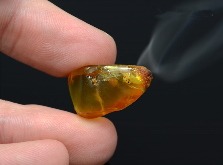 琥珀蜜蜡怎么鉴定真假图片视频,波罗的海蜜蜡手串真假鉴别