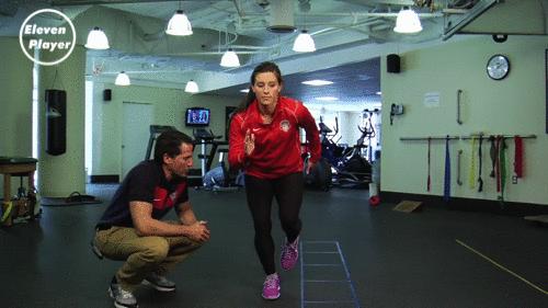 足球运动员保护膝盖的锻炼方法,足球训练如何保护膝盖