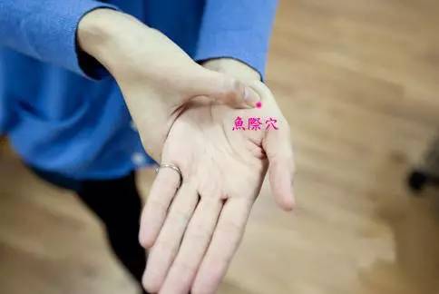 身体暗藏的四大降糖穴位，一按立马缓解！糖尿病的人手一份~