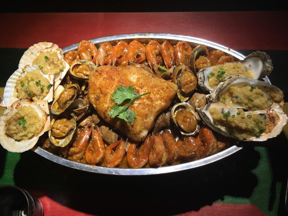 90后开一家美食小店,开一家海鲜自助餐厅一年赚多少钱