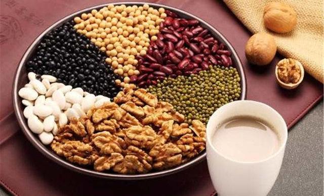 教大家三种去除眼袋的小妙招,简单高效消除眼袋的方法