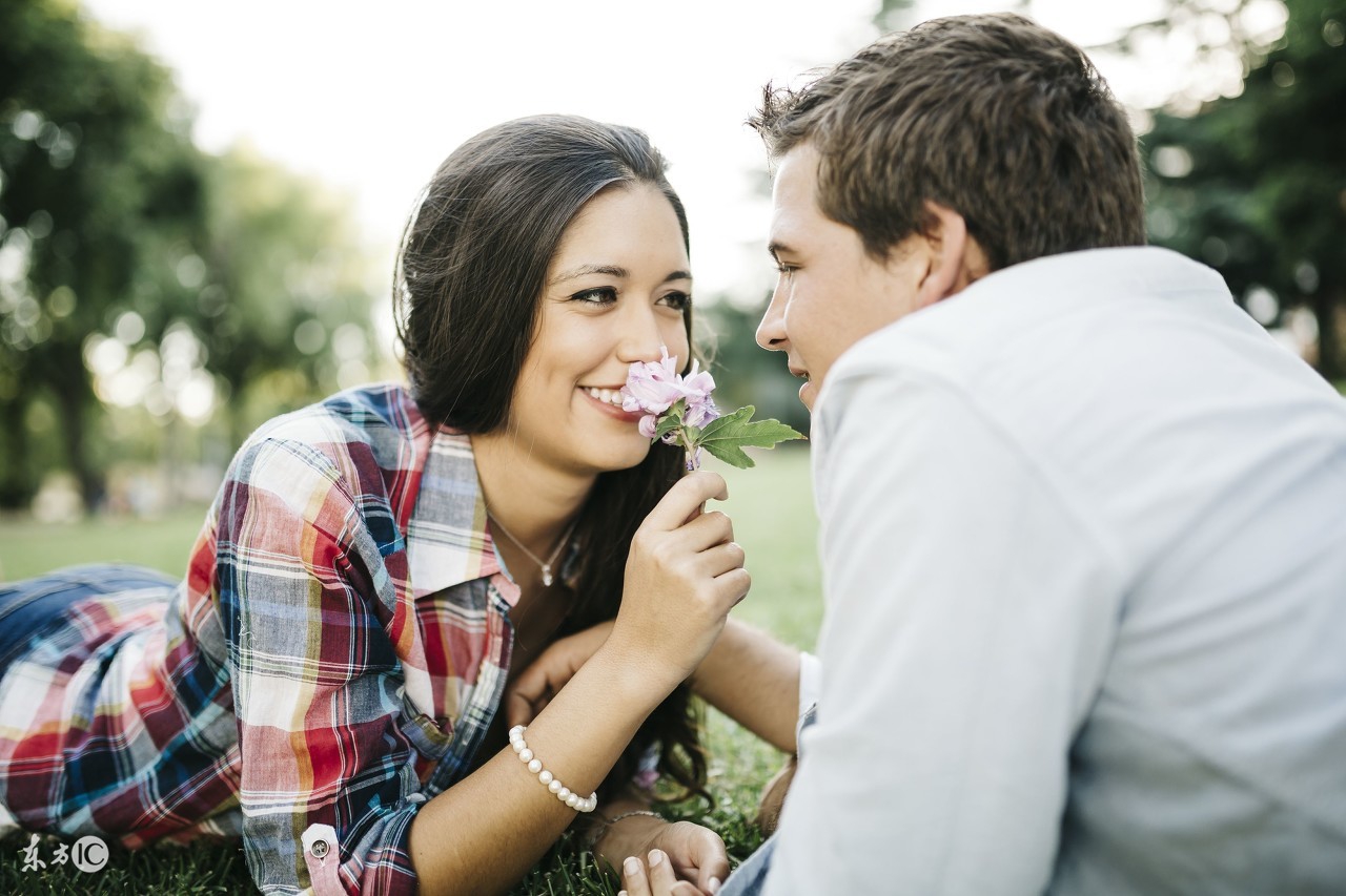 女生应该如何撩男朋友,女生撩男朋友最有效的办法