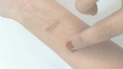 卸妆油卸妆膏卸妆水哪个不伤皮肤,卸妆油卸妆膏哪个用得慢