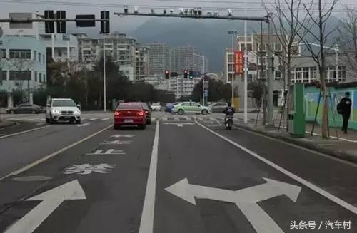 开车走错车道扣几分,行车中走错车道违法吗