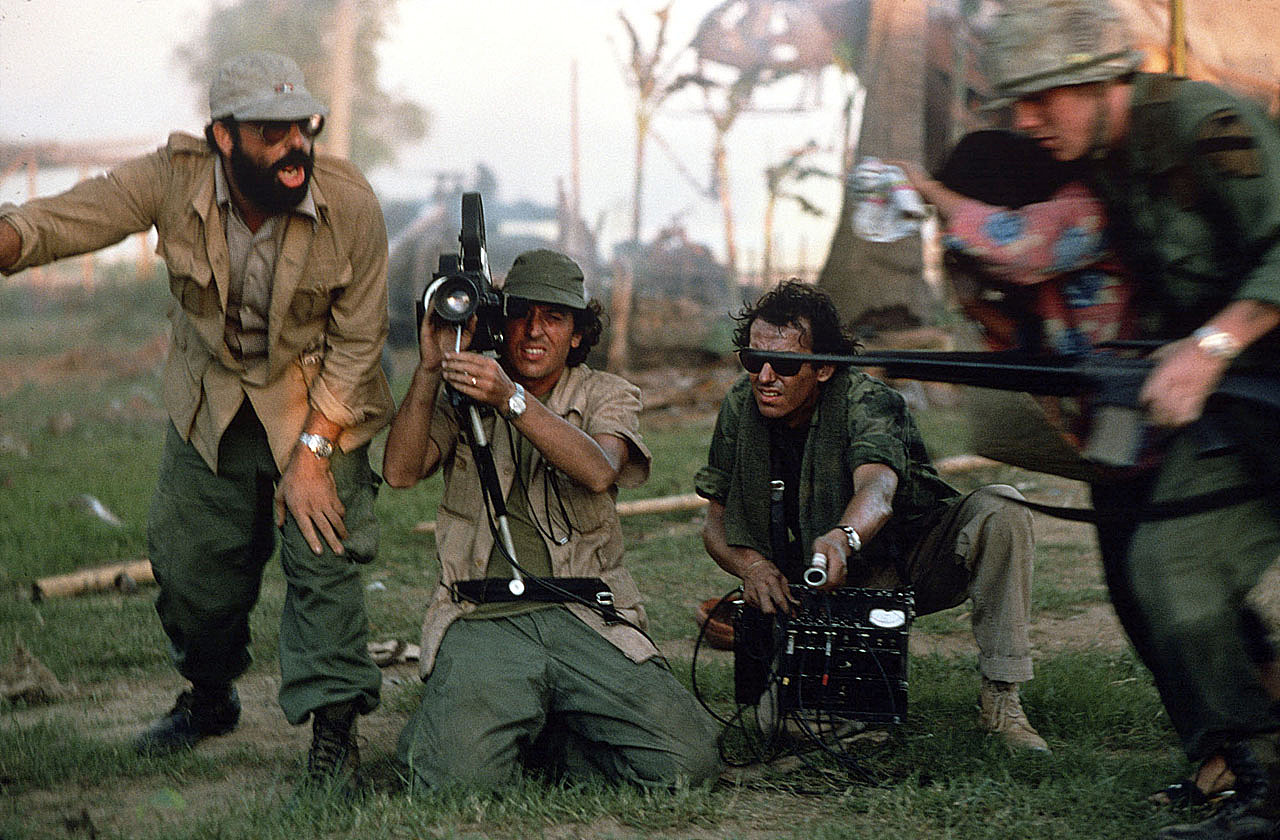 《男侍者和花花小姐》：一个好色的酒店侍者的秘密