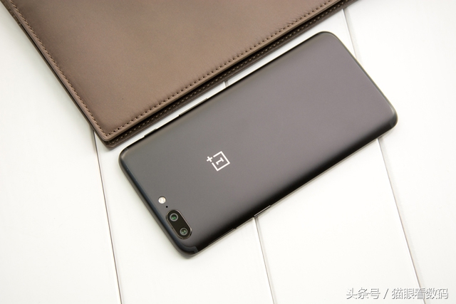 入手一加5效果如何,一加手机5的性能怎么样