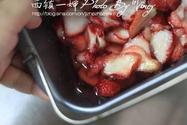 材料洗一洗切一切扔进面包机，无添加的香浓健康果酱2小时出炉！