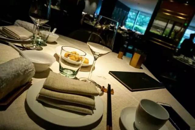 上海南京路必吃餐厅排行榜有包间,上海本帮菜餐厅前十名排行榜推荐