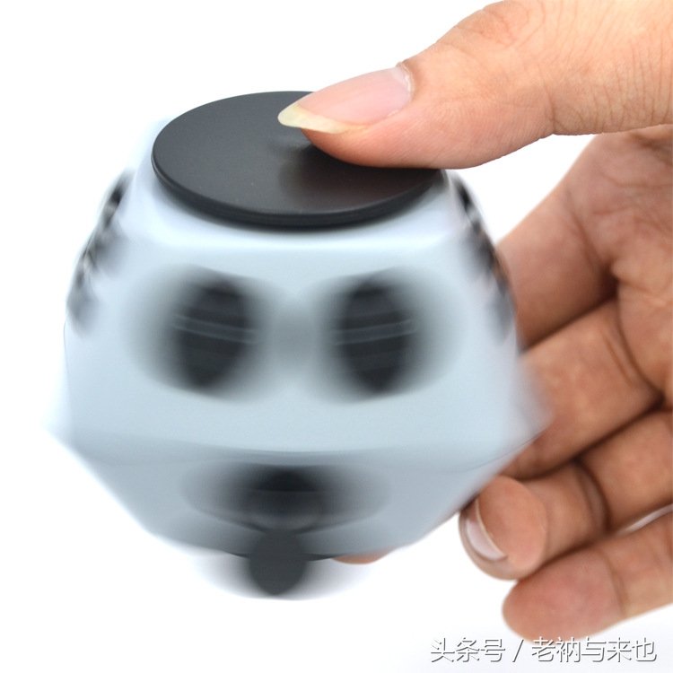 打假方形强光手电筒真实测评,手持补光灯真实测评