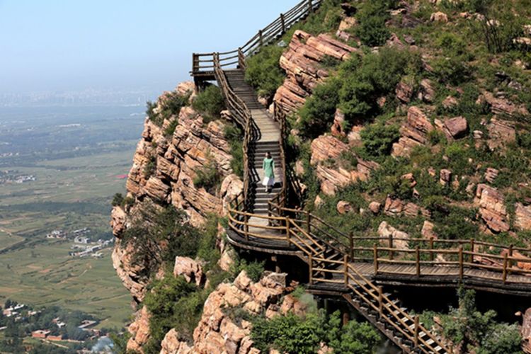 伊滨区万安山山顶公园,洛阳万安山山顶公园照片