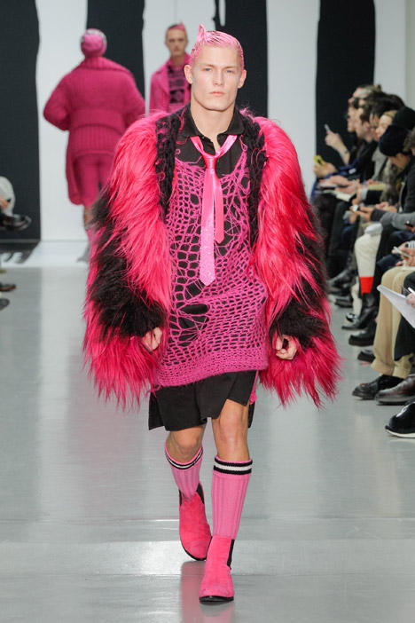 男生穿粉色会不会太娘 (男生穿粉色很娘)