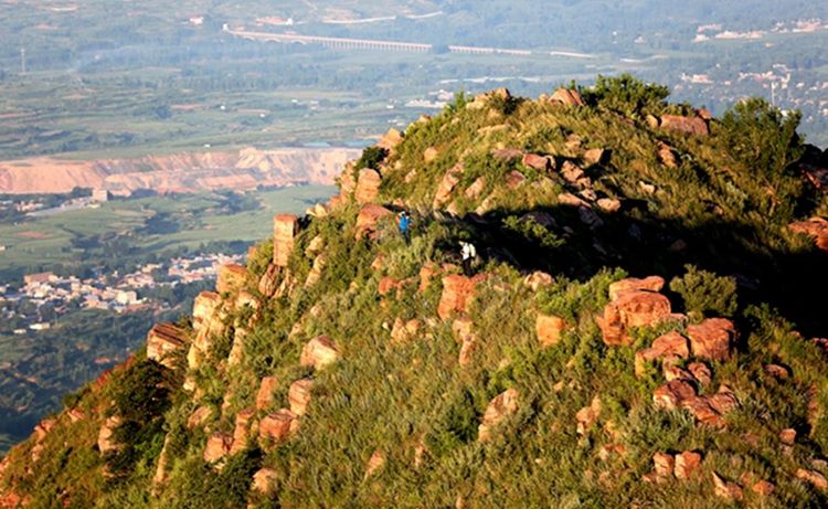 伊滨区万安山山顶公园,洛阳万安山山顶公园照片
