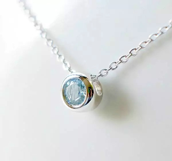 我是让你看项链，不是胸……