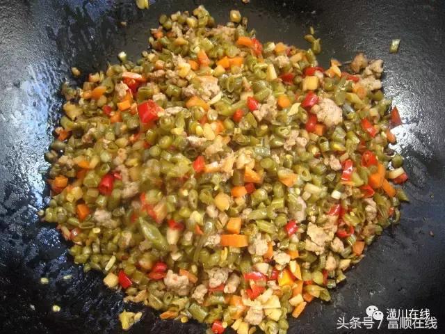 湖南人做的酸豇豆是怎么做的,益阳酸豇豆的制作方法