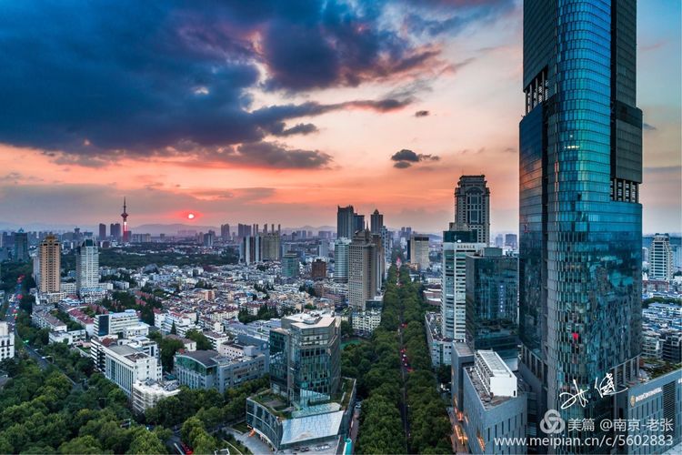 江苏第一高楼紫峰大厦,江苏南京市紫峰大厦