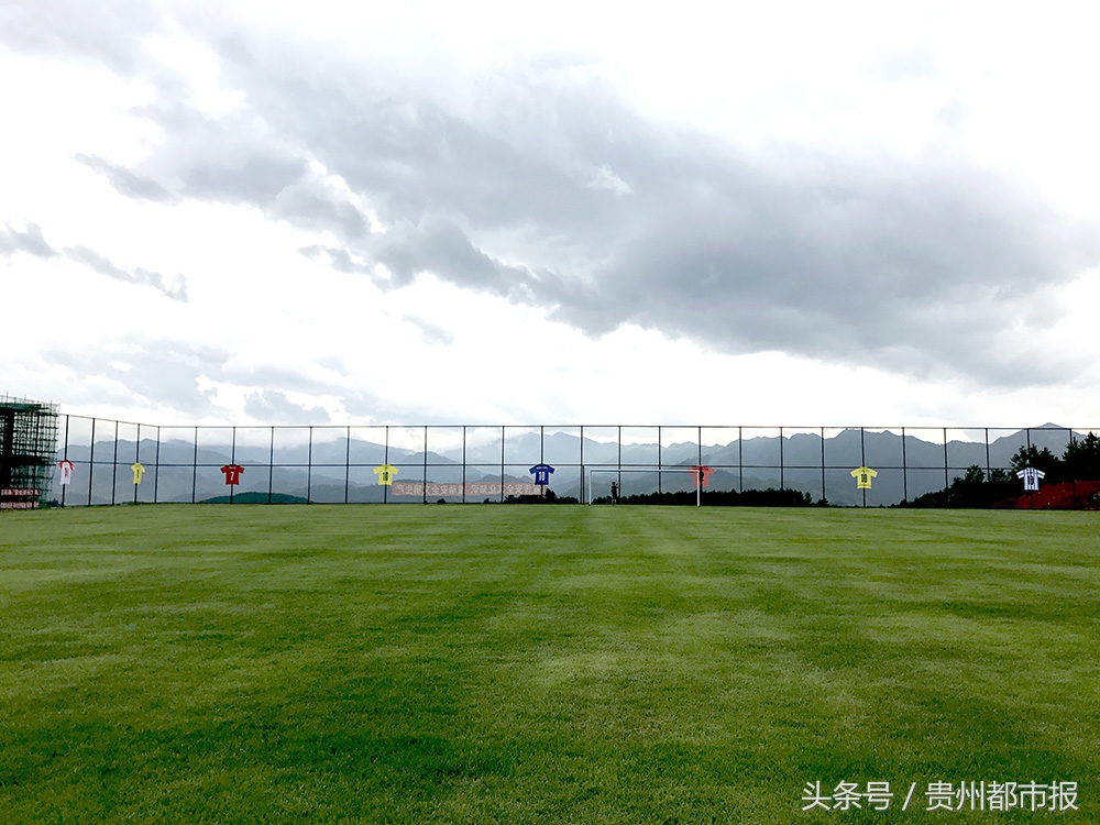 这太令人震惊了！前世界足球先生菲戈，大赞都匀“足球小镇”