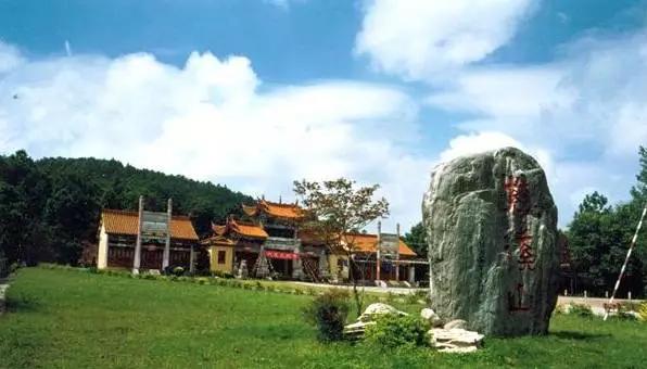 云南昆明悠闲的夏天避暑环境,昆明周边最好的避暑城市