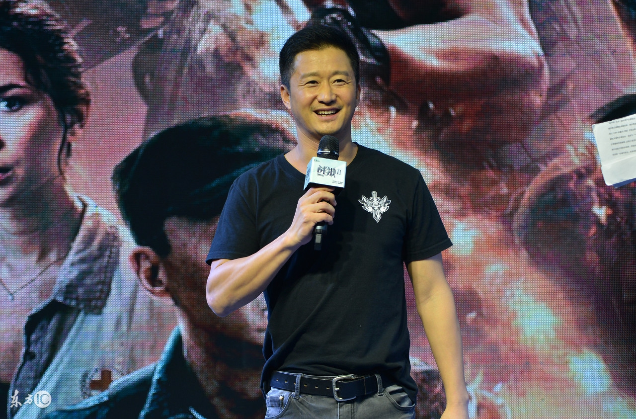 战狼票房挺进全球前100,吴京敲响了抵抗好莱坞的钟声