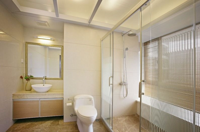 老司机旧的玻璃水怎么放掉,老司机清洗玻璃的方法