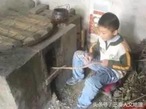 农村酸菜糊汤的做法,酸菜糊汤越吃越香