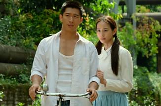 两个家庭聚餐,两个家庭一起吃饭