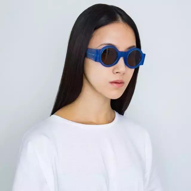 亚历山大王阿迪达斯联名球鞋,亚历山大王和阿迪达斯合作款鞋