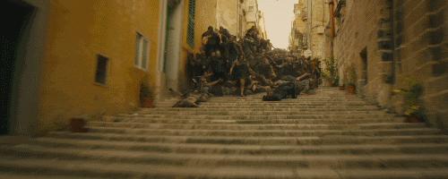 身边的人吸毒怎么办,身边有朋友吸毒怎么办