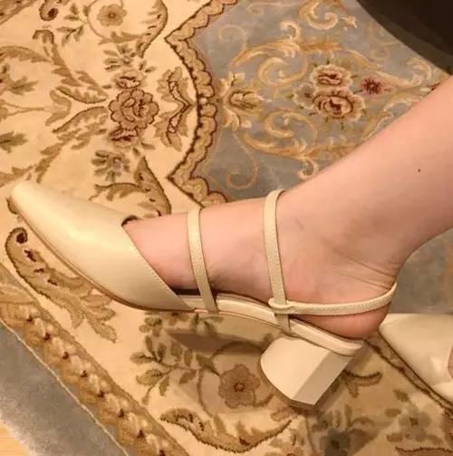 女生到底要有多少双RV、JIMMCHOO鞋才能满足啊？