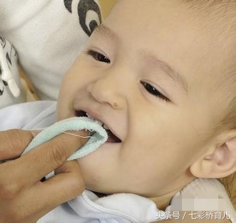 婴儿也会蛀牙！妈咪必学的幼儿牙齿保健术