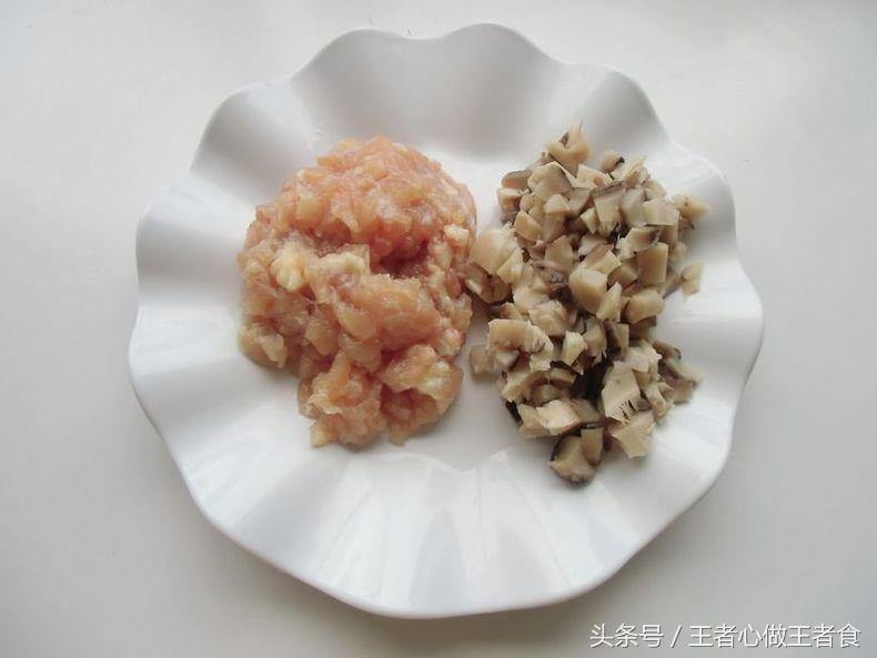 水晶粉怎么做面,炸酱面怎么做又黑又香