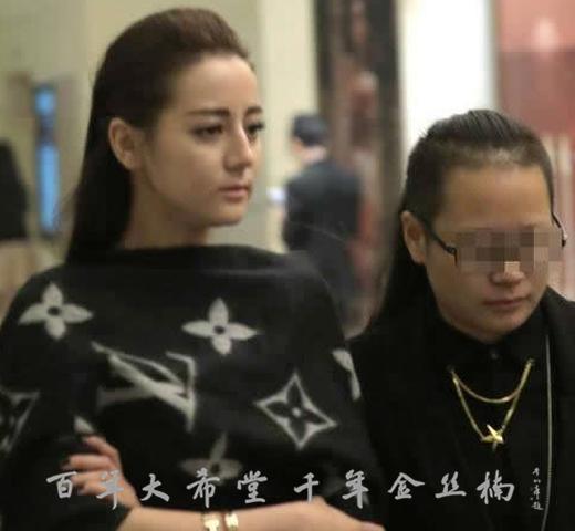 天气冷了围上围巾,围巾围住的是什么