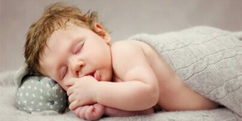 三岁孩子晚上转圈睡觉怎么回事,晚上睡觉不自觉转圈