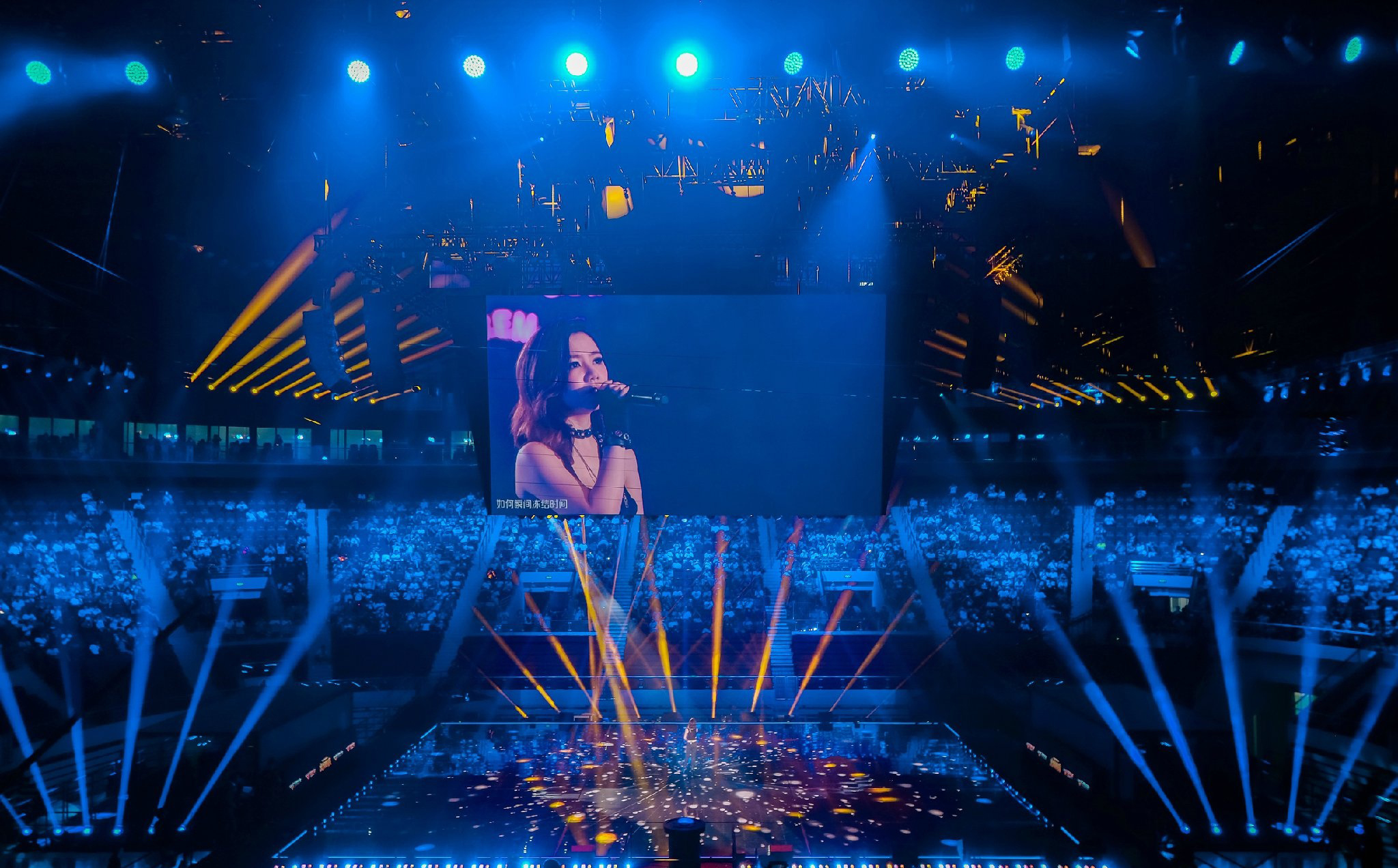 邓紫棋接连营业发布两首全新单曲,邓紫棋演唱会用音乐嗨翻全场