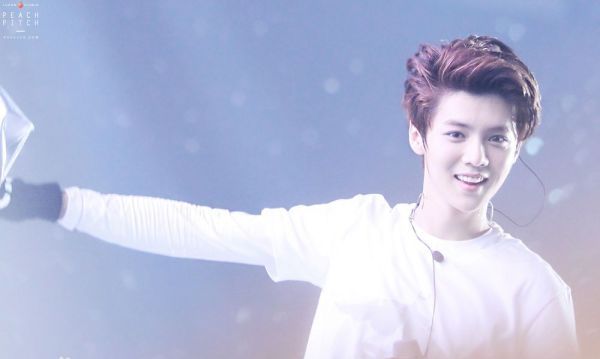 鹿晗最近发型,鹿晗换风格