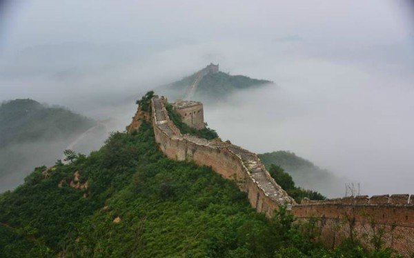 自带仙气效果，如临仙境奇缘，你见过这么高颜值的万里长城吗？