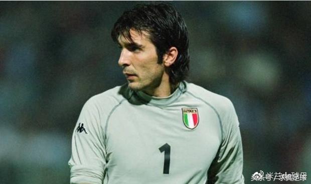 意大利布冯千场里程碑,意甲最佳球员布冯