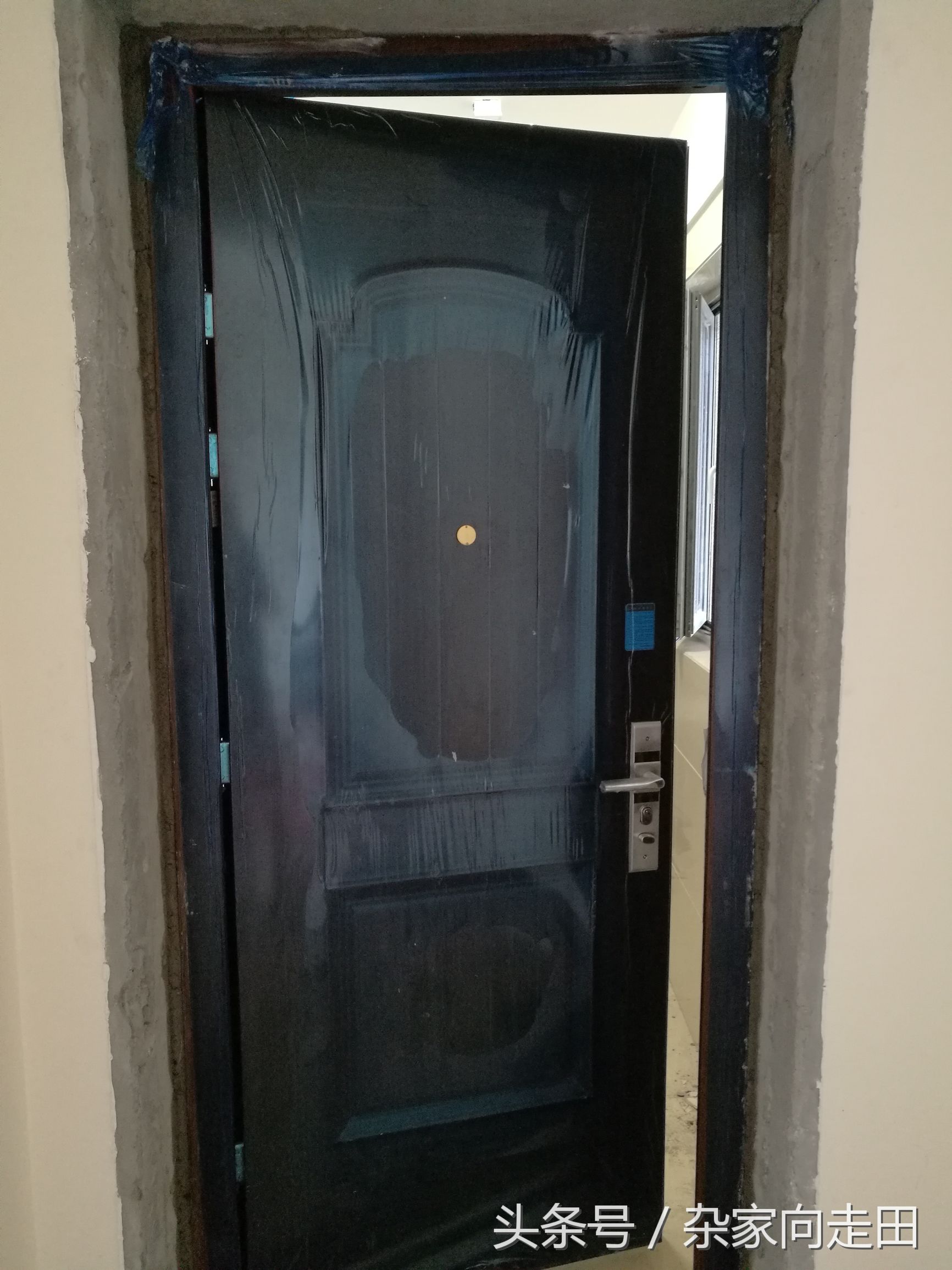 防盗门外开改内开演示图,入户防盗门内开好还是外开好