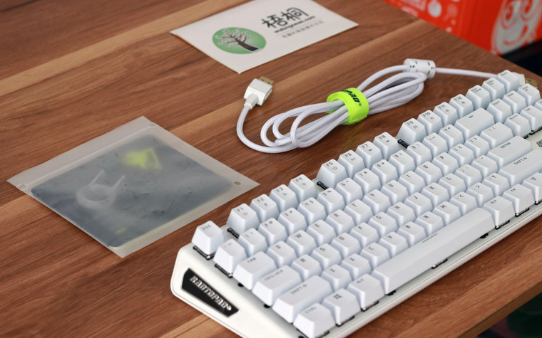 镭拓mxx机械键盘拆解,手感好炫酷的键盘